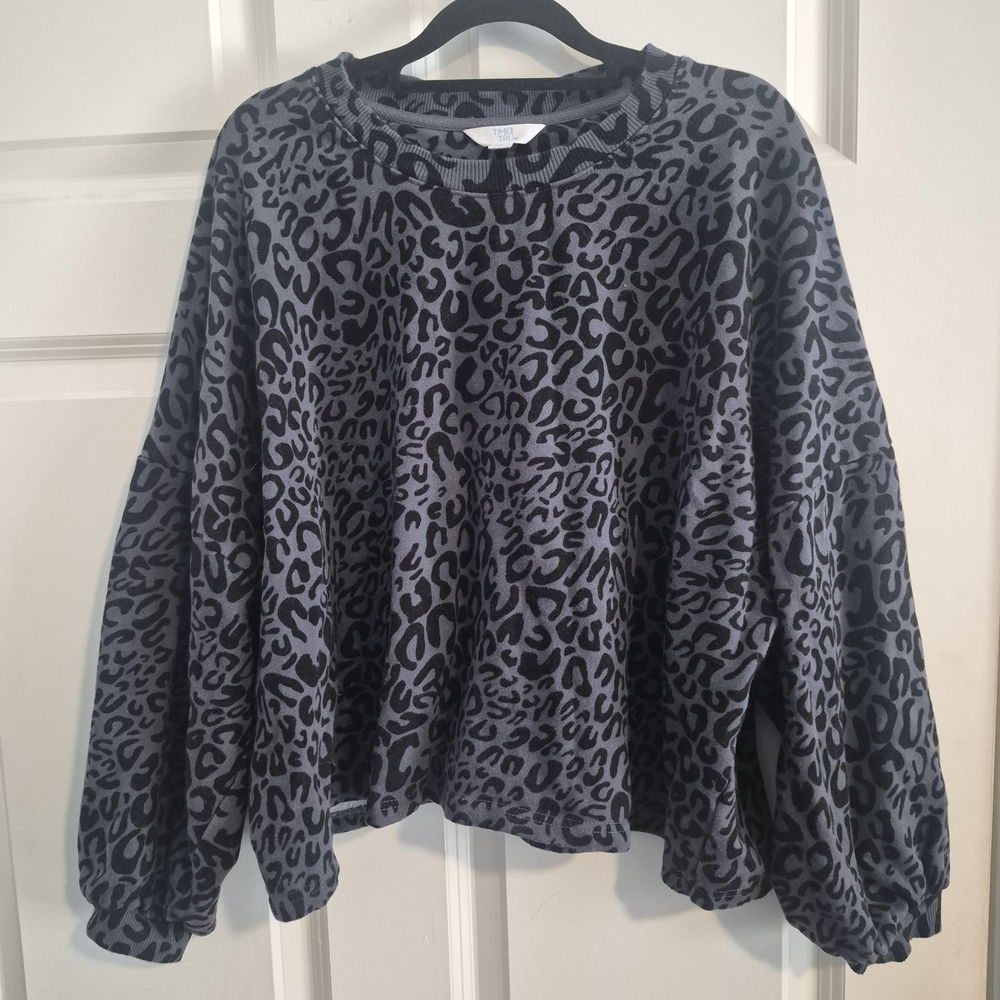 Time and Tru Women's Sweatshirt - Black and Gray Leopard Print Feminine- Large